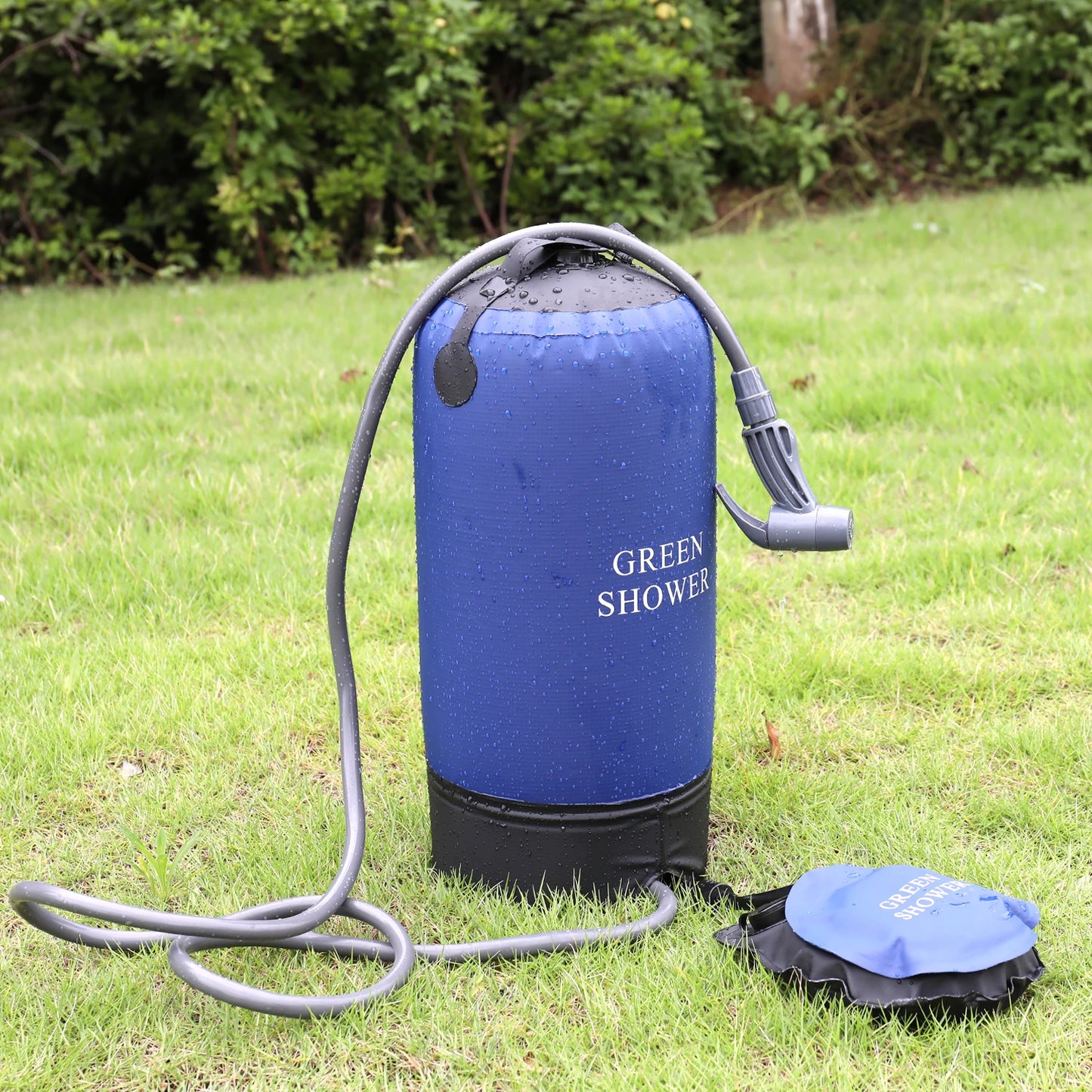 Douche_camping_Bleu_presentation_jardin