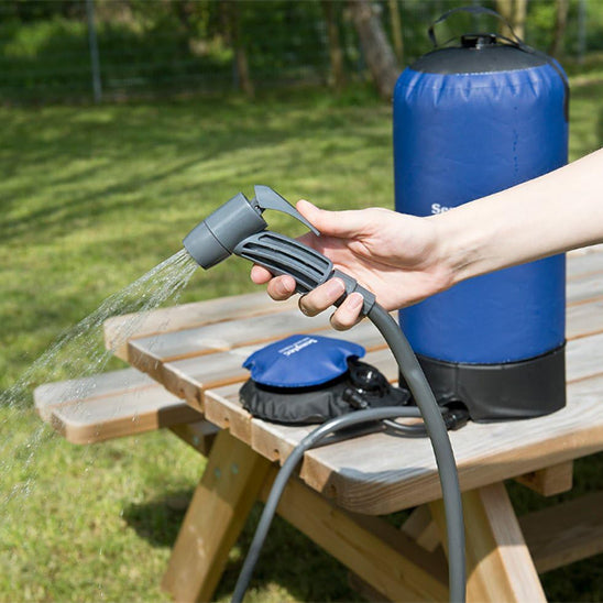 Douche_camping_Bleu_presentation_pistolet