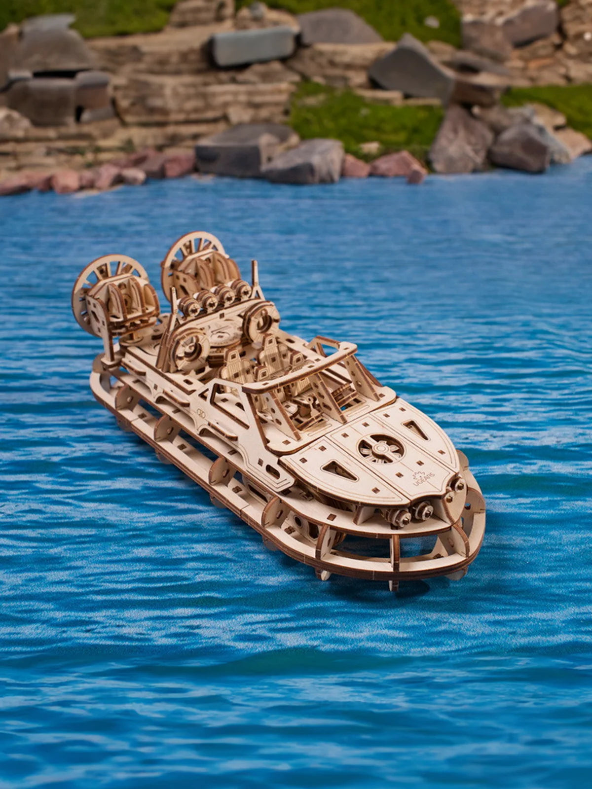 Puzzle-3D-bateau-hovercraft