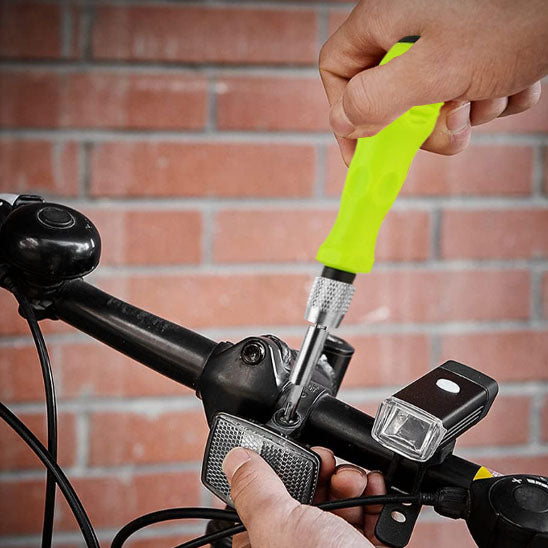 Tournevis-vert-fluo-utilisation-vissage-velo