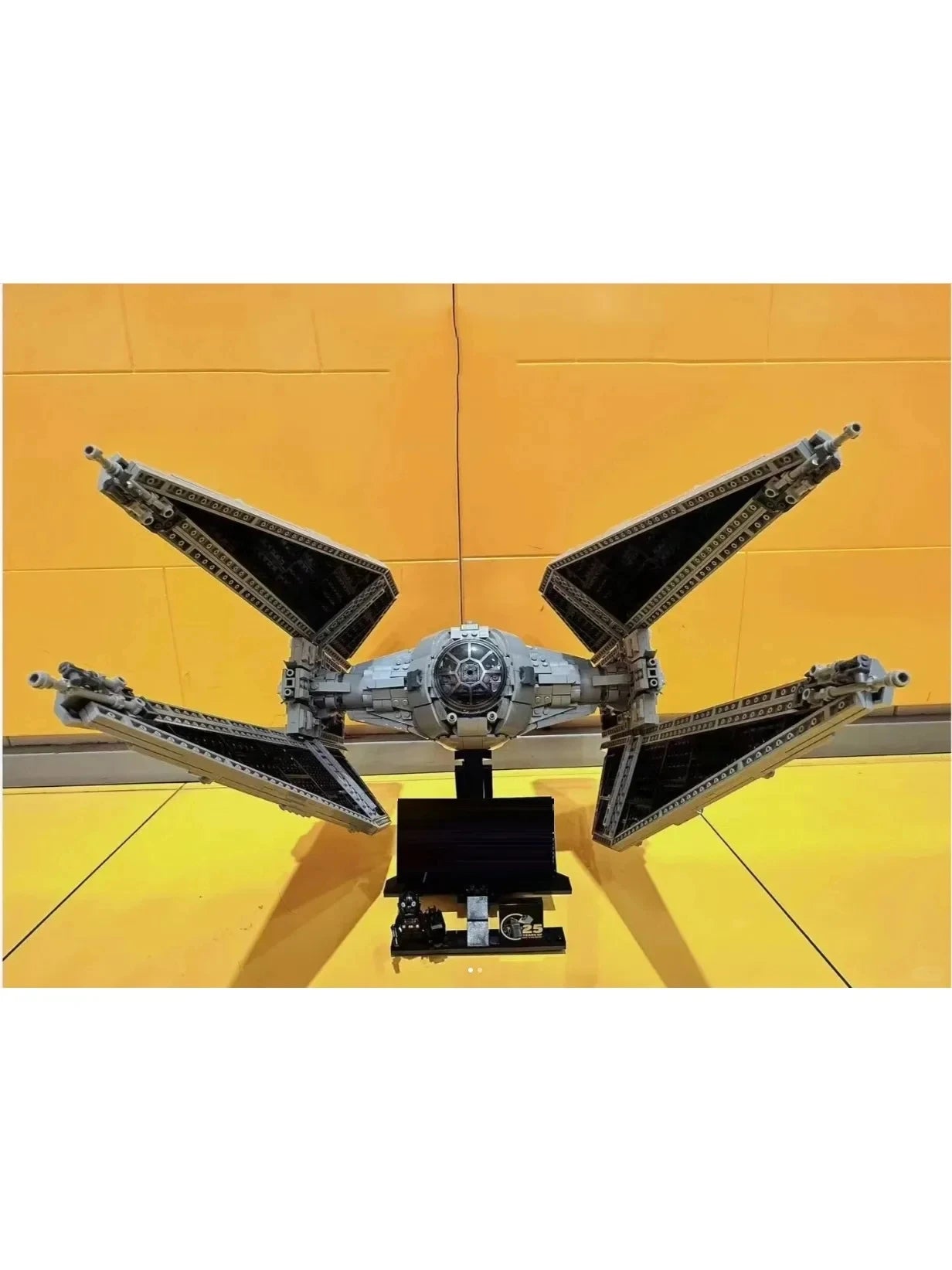 Vaisseau-chasseur-tie-star-wars-vue-face