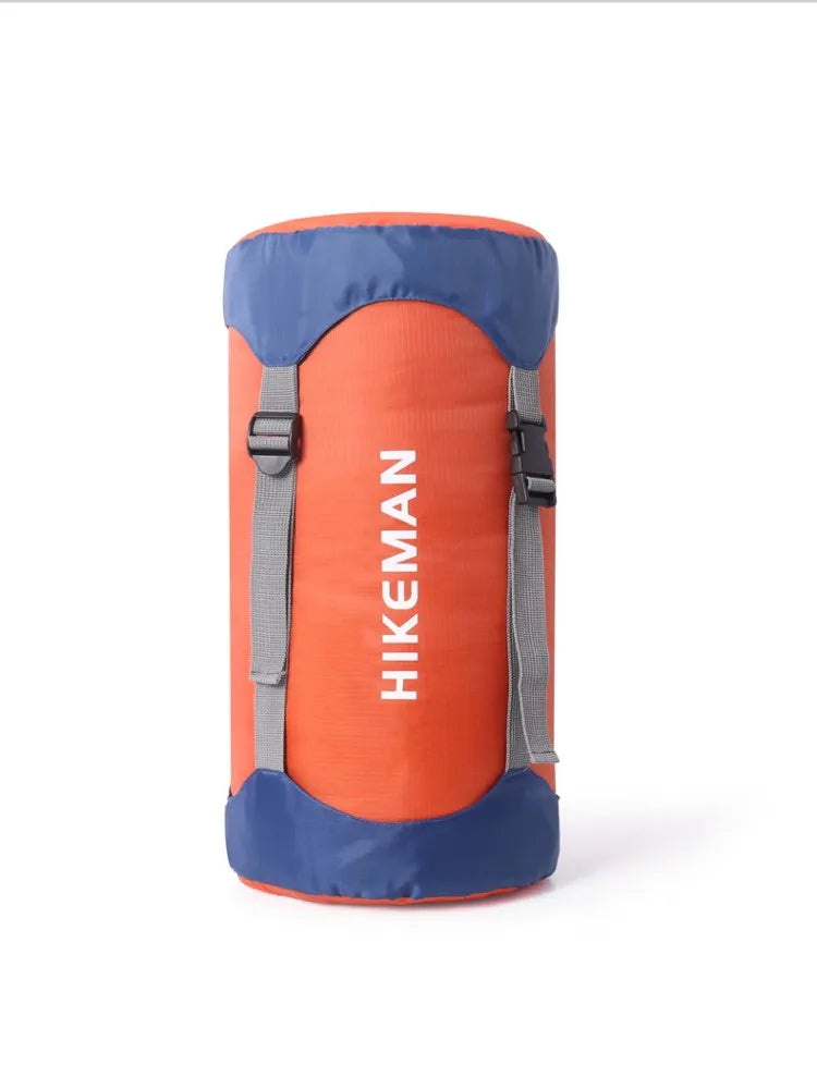 sac-de-rangement-pour-sac-de-couchage-orange-debout