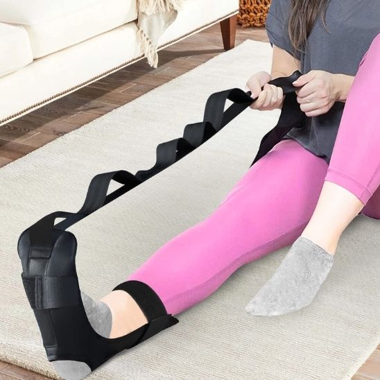 sangle-etirement-fascia-jambe-tapis-gris