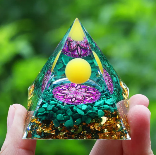 Pyramide Orgonite Sphère Citrine / Malachite