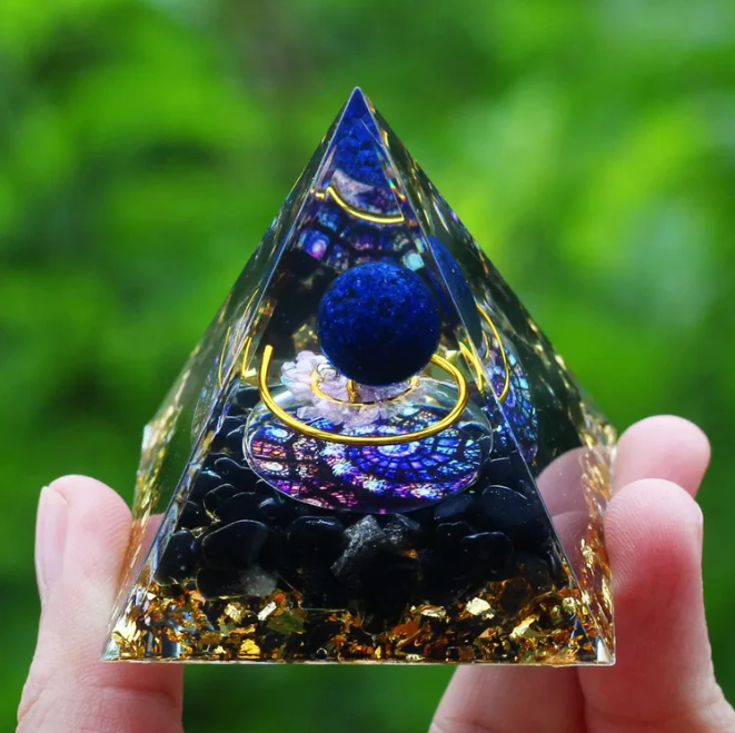 Pyramide Orgonite Sphère Lapis Lazuli / Géométrie Sacrée