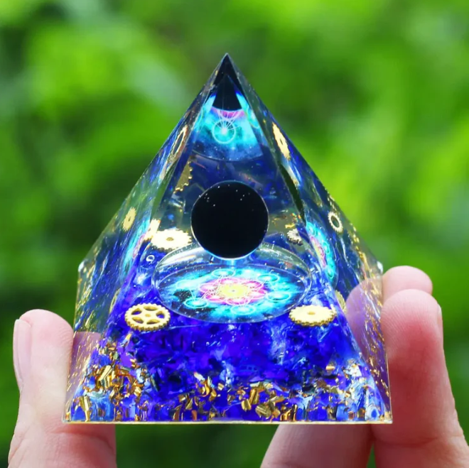 Pyramide Orgonite Sphère Onyx / Métatron