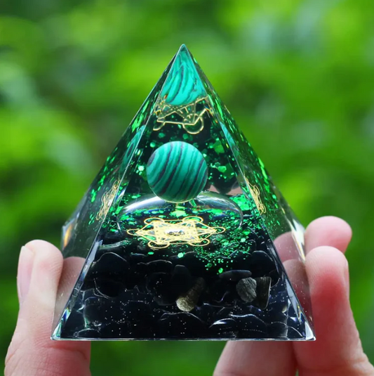 Pyramide Orgonite Sphère Malachite / Obsidienne