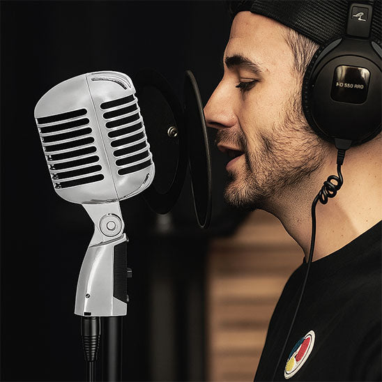 Micro_Karaoke_chanteur_casquette