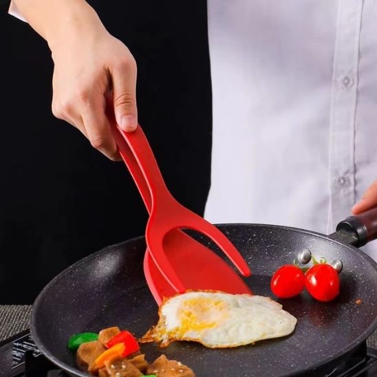 Spatule-cuisine-Rouge-omelette